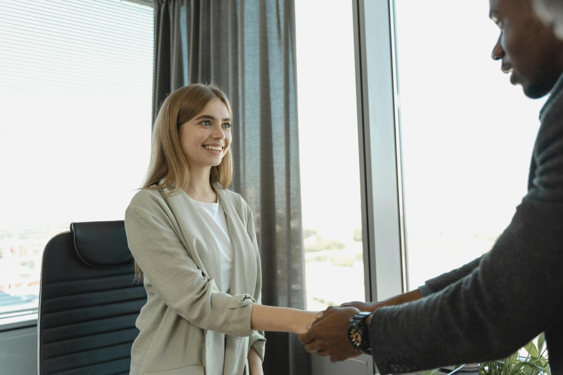How to Make a Strong First Impression on a New Assignment